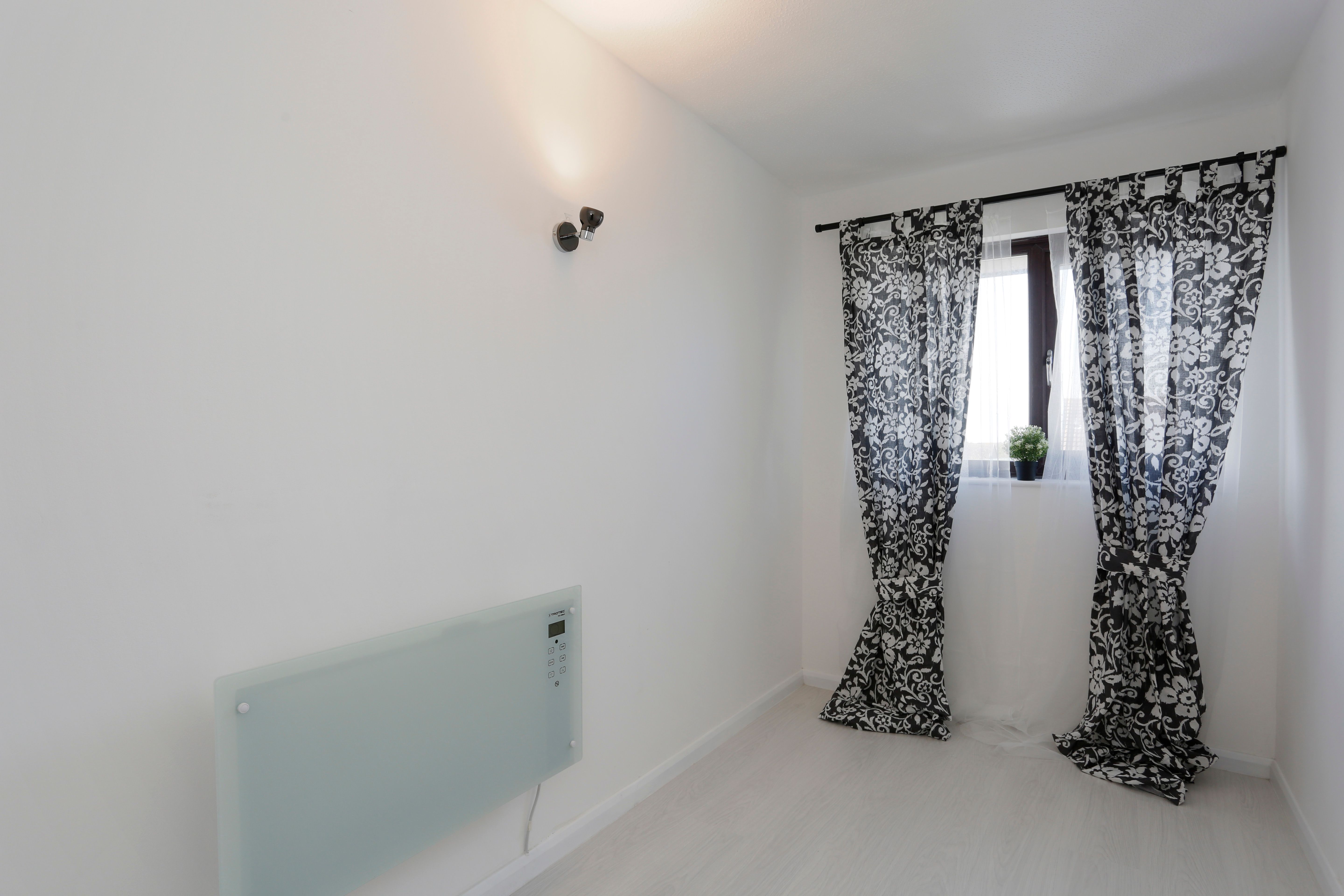 18CRW - Crystal Way